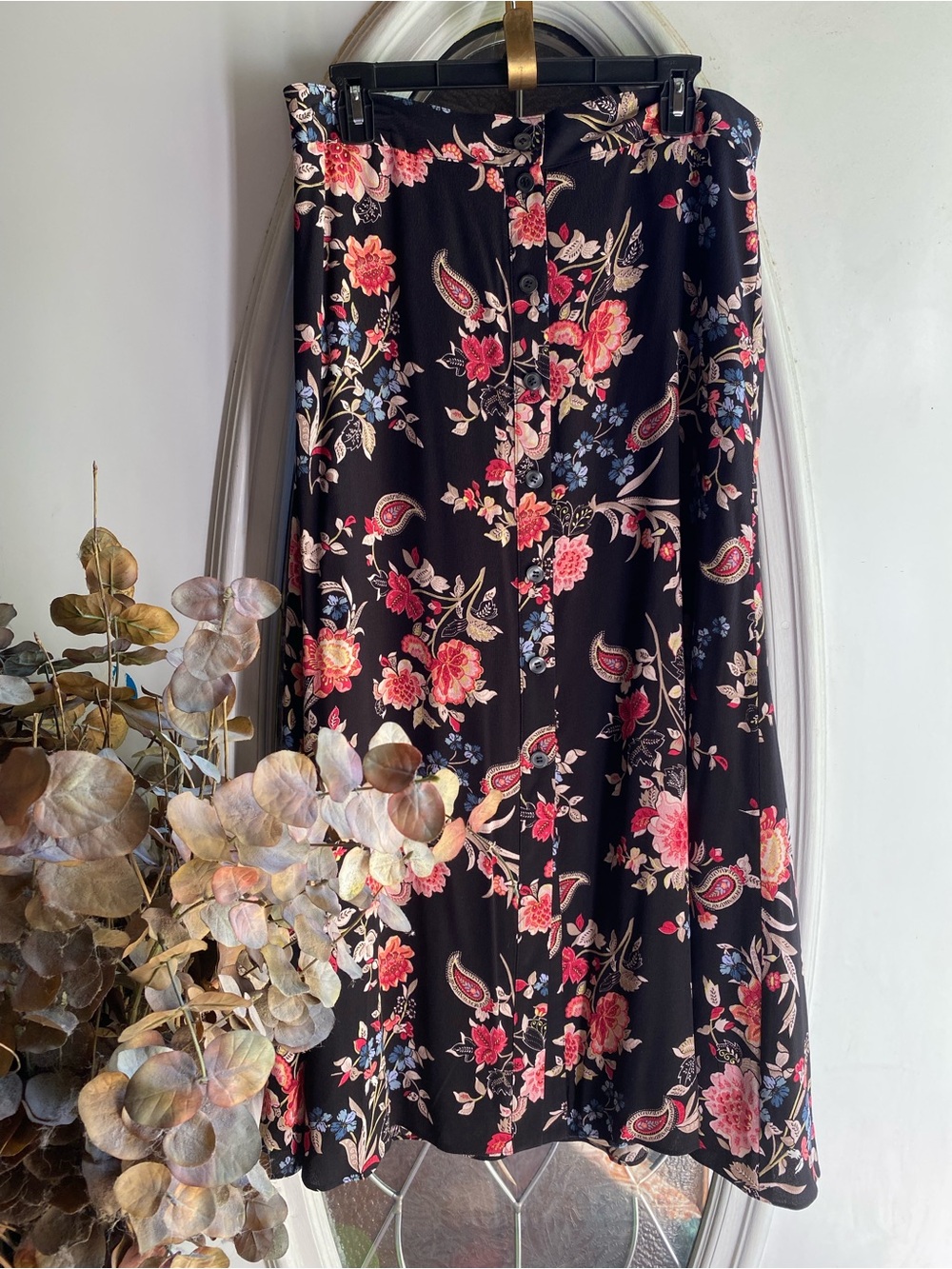 LOFT Floral Maxi Skirt - Sz L - CUTE!